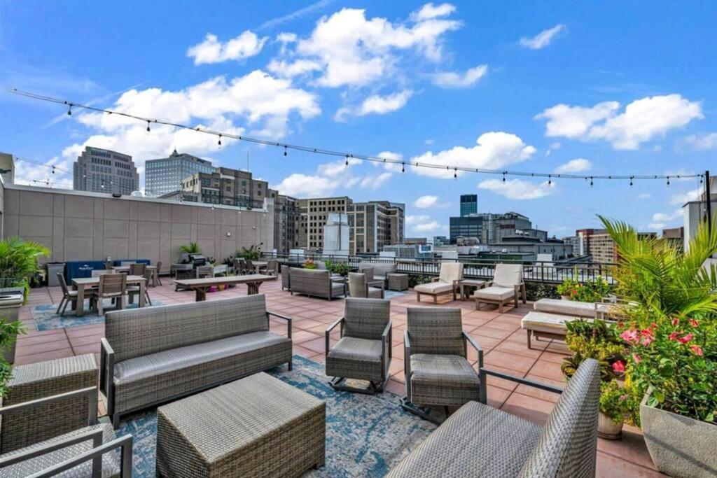 Apartmán Heart Of Dt - Pool & Steam At Playhouse Square 315 Cleveland Exteriér fotografie